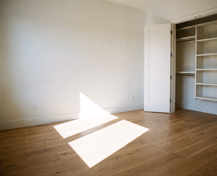 Move-In / Move-Out